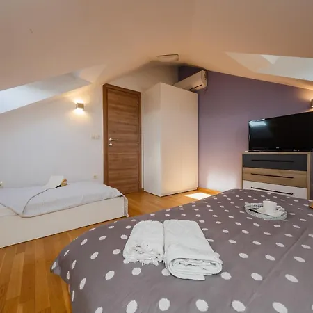 Apartment Angels Kastela